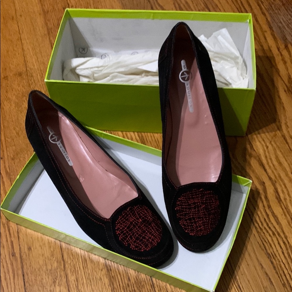 Mosquitos Brossa Chèvre Elegant Black and Red Women's Suede Loafers
